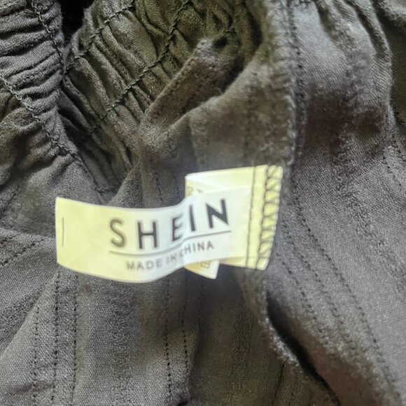 Cute Summer Gathered Tank Top ~ Black - Picture 6 of 6